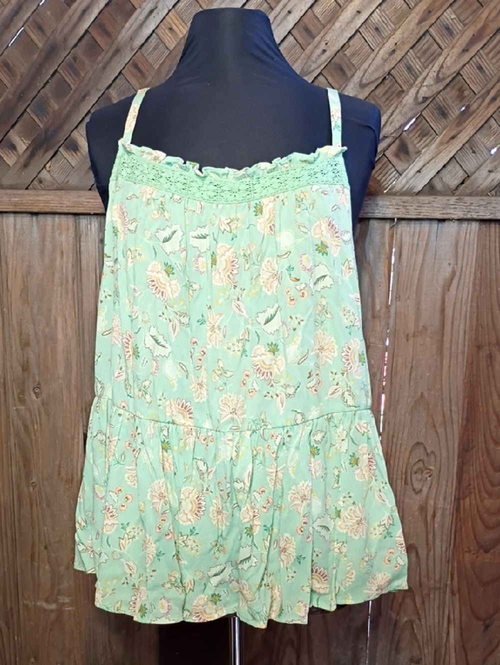 Torrid Mint Green Floral Tiered Camisole Top - Picture 2 of 8